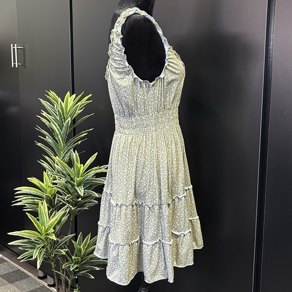 ALTAR’D STATE Green Floral,double ruffle hemline,ruffle scoop neck,shirred waist - Picture 4 of 8